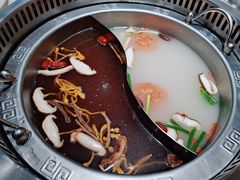 鸳鸯锅-蜀留香火锅(社会山店)