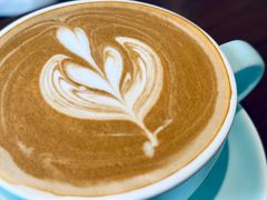 拿铁咖啡-Fridi Patisserie Cafe