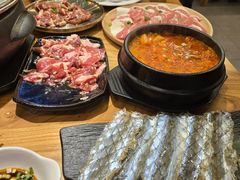 -青瓦餐厅·生鱼片·韩园烤肉(西塔店)