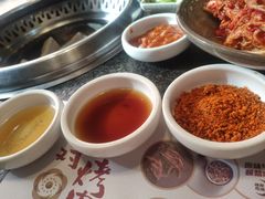 -草家酱蟹炭火烤肉店(珲春南路一店)
