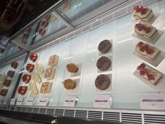 -潮一不贰·法式甜品·生日蛋糕·西式简餐(外滩店)