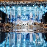 考虑中间仪式区做的大型吊顶效果