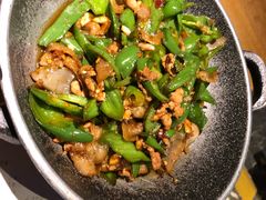 碾辣椒炒肉-吃饭皇帝大土家民族菜(正大广场店)