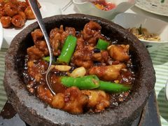 招牌杭椒牛蛙-桂满陇·蟹黄小笼汤包(巴黎春天浦建店)