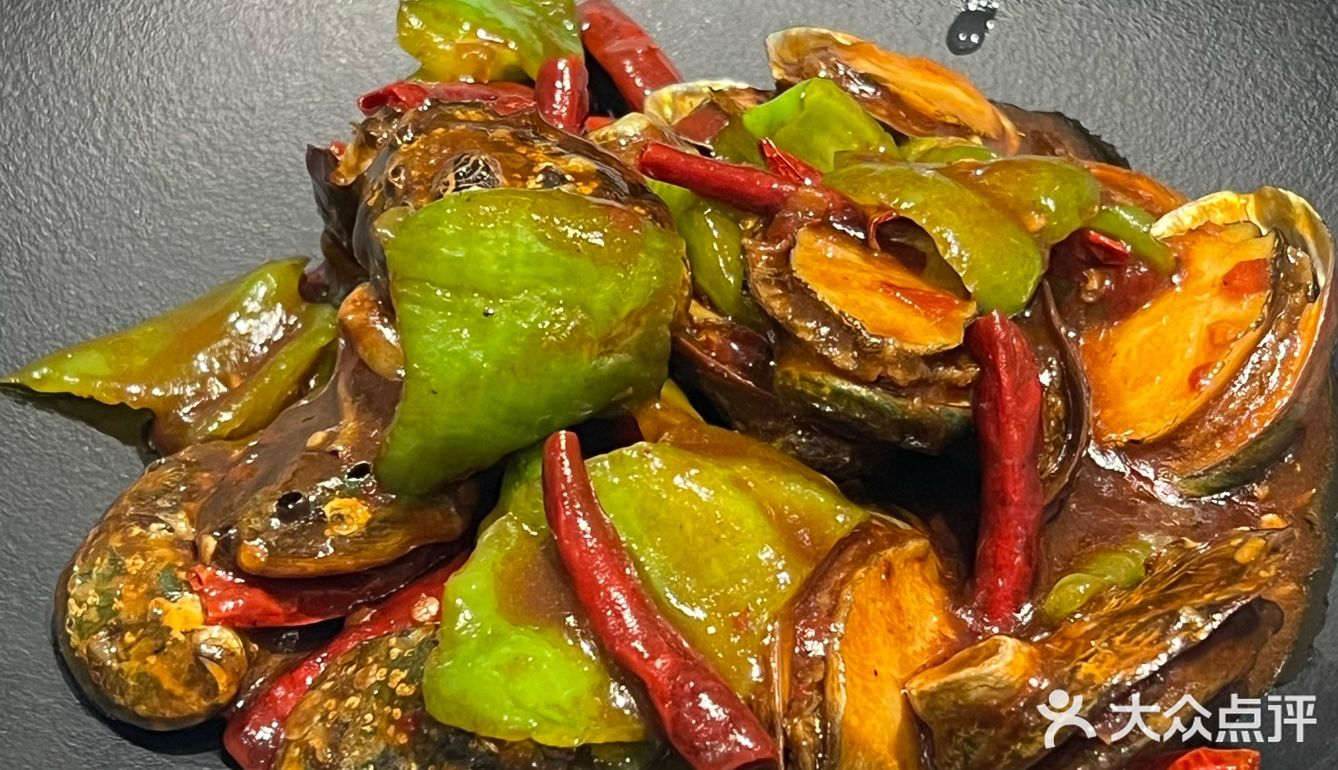 不愧为青岛的美食名片噢，点赞 海肠捞饭 79元一份