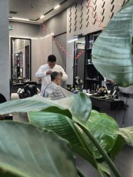-老肖男士理发店