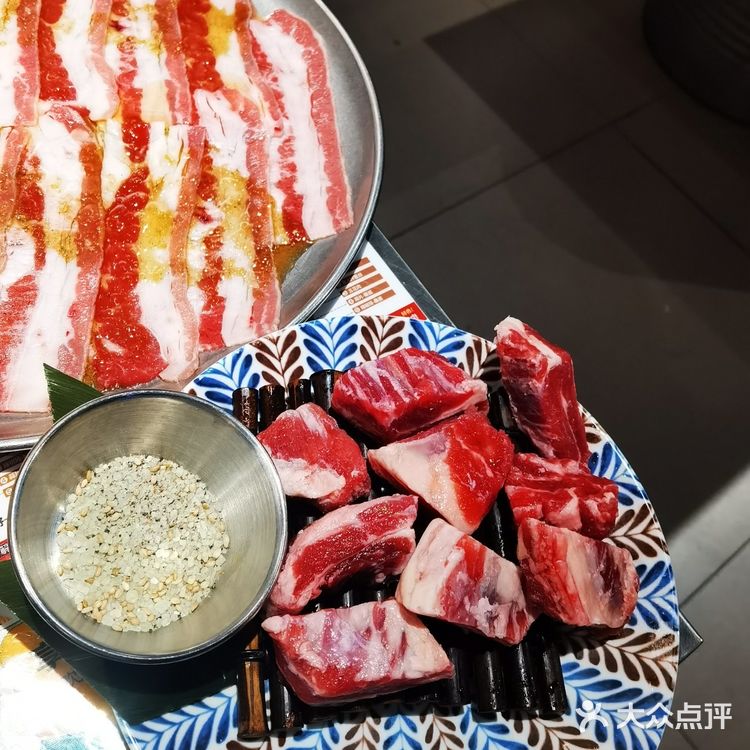大快朵颐烤肉时
