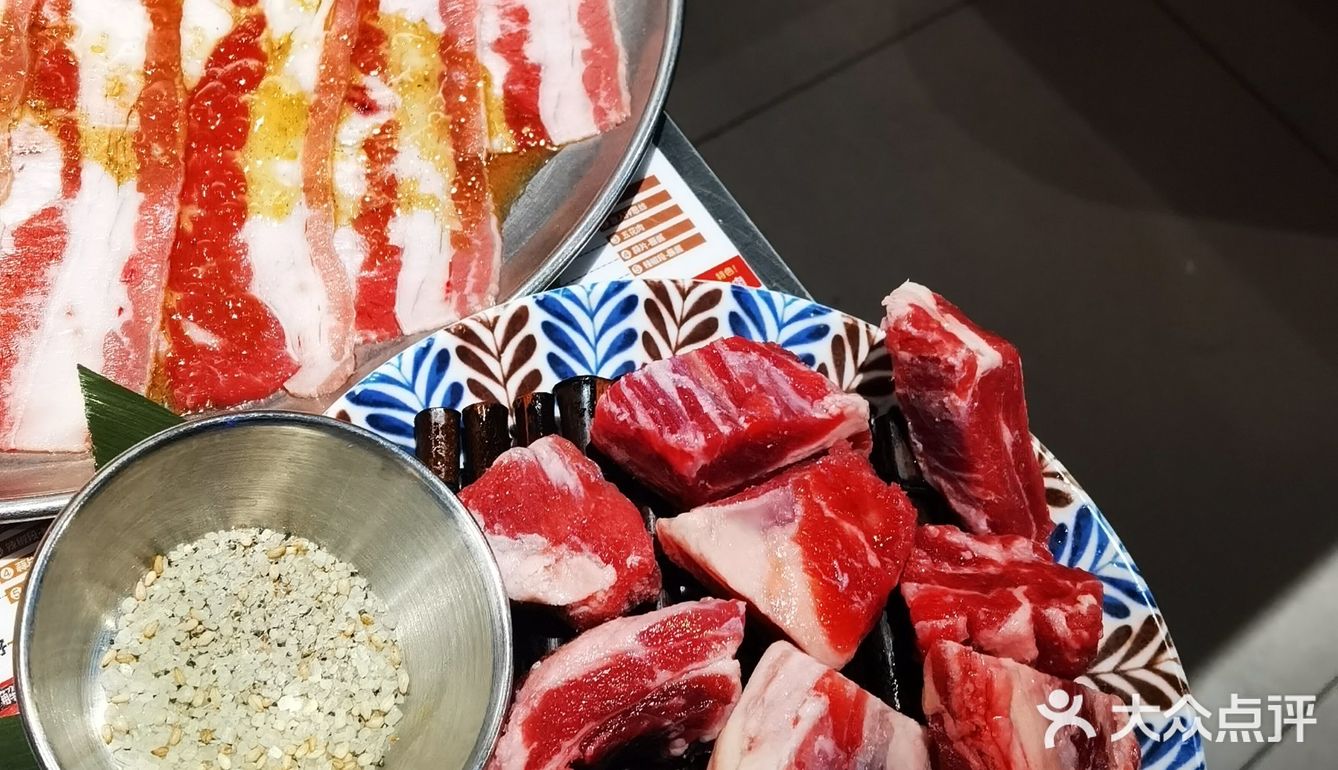 大快朵颐烤肉时