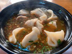 -鸿浩扒猪脚米线