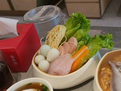 -海底捞火锅(世豪广场店)