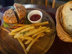 黑毛牛汉堡-羽深肉铺 Steak & Wine