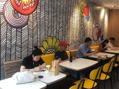 大堂-麦当劳(宝山大厦店)