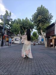 -一揽芳华汉服旗袍体验馆(拙政园店)