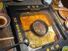-老牌坊云南鱼豆花火锅(哈西万达店)