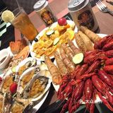 左手一只虾，右手一只蚝，好吃到没朋友 