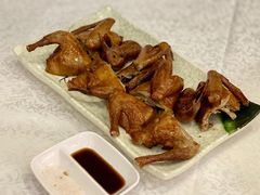 烧乳鸽-沙田新强记烧鹅海鲜酒家