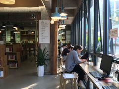 -香洲区图书馆(乐士文化区店)