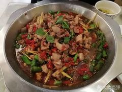 -兔行天下-鸿鹤鲜锅兔(中海国际店)