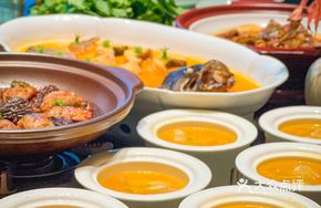 Golden Soup Simmered Abalone with Oats