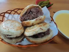 -闫家驴肉火烧(五四店)