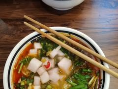 -霸舌生滚牛肉米粉(天生街道店)