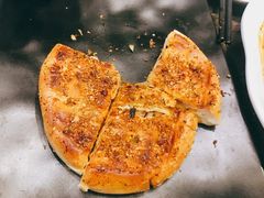 蒜茸烤饼-六福烧烤酒馆(秦隆步行街店)