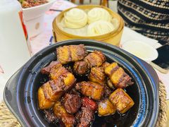 瓦罐红烧肉-堂瓦里·33年传统赣菜(第一街区店)