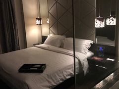 -桔子酒店(上海西藏北路地铁站店)