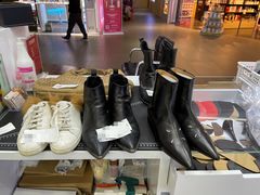 -爱革·奢品·鞋包·衣物·家居(博荟广场店)