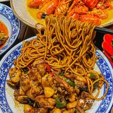 谁懂❗️粥底火锅配潮汕生腌有多鲜🤩