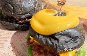 New York Waterfall Cheese Grilled Beef Burger