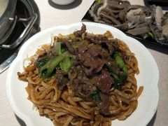 招牌湿炒牛河-潮泰牛肉火锅 · 创于1992年(车公庙店)