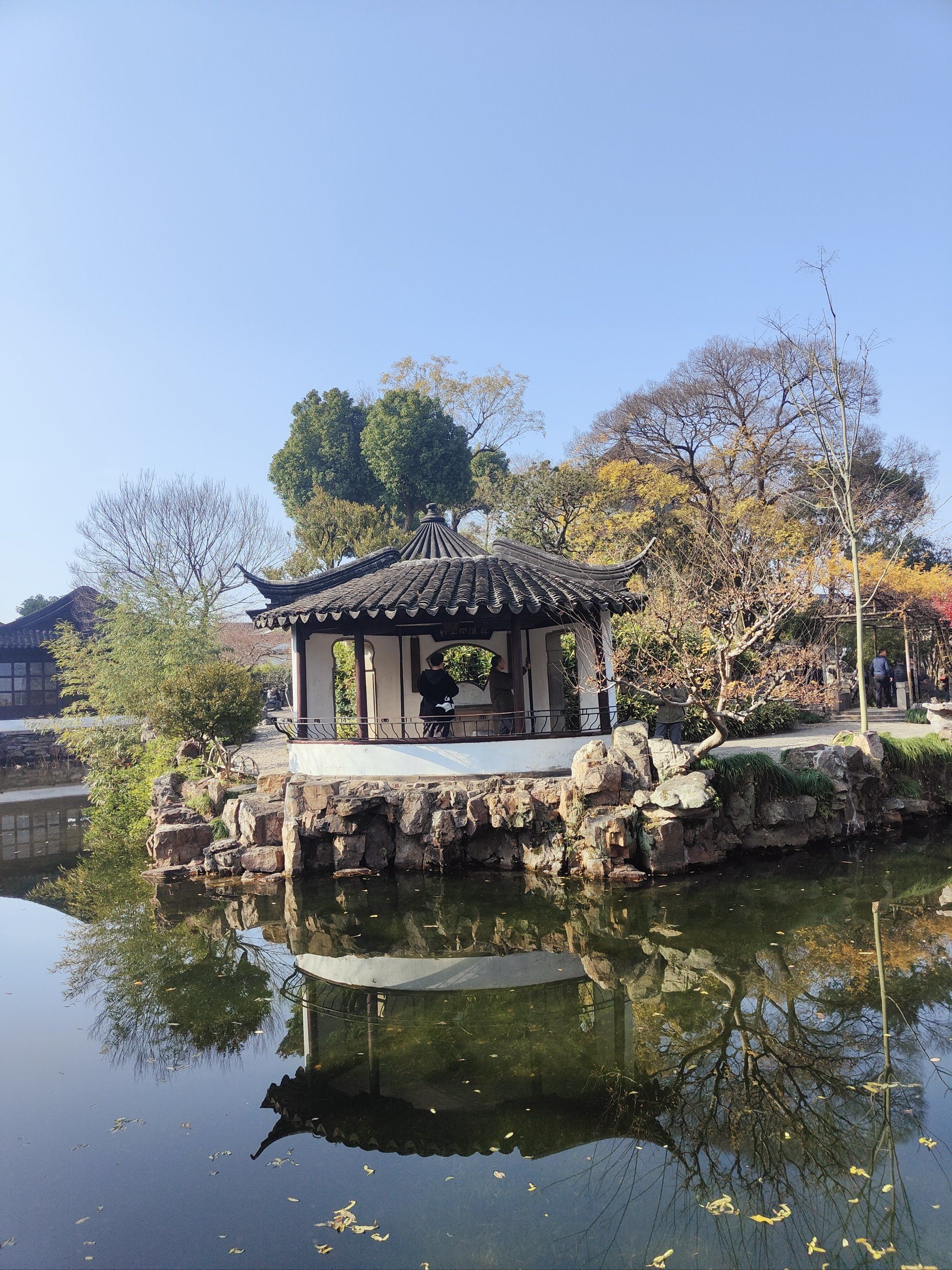 连在一起参观才知道苏州园林这个建筑是一脉相承的