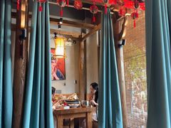 -头上红煨盐鸡·非遗院子餐厅
