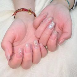 -七彩虹美甲美睫 半永久