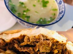 -烤鸭肉夹馍鸭汤店