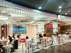 大堂-奈雪的茶(湖滨银泰in77C区PRO店)