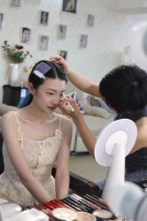 -红馆妆造(中央大街店)