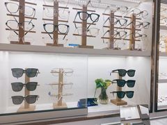 -翰佐蔡司小乐圆·依视路星趣控·暴龙眼镜折扣店