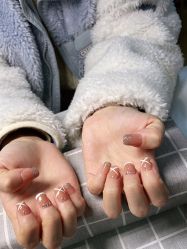 -UGIRL有个美甲