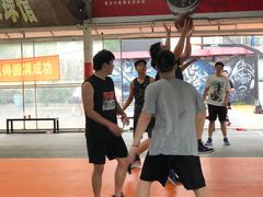 球场-洛克公园·篮球·足球·羽毛球(莘庄店)