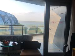 -上海滴水湖皇冠假日酒店