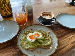 牛油果煮蛋吐司-RAC BAR(安福路店)