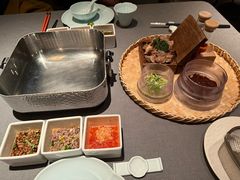 -左庭右院鲜牛肉火锅黑金店(陆家嘴中心店)