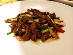 葱爆澳洲小牛肉-水裹汤泉生活馆餐厅