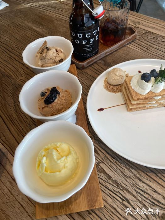 Vanilla Specialty Coffee(八大关店)自制冰淇淋图片