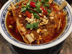 -沪小二炭火蛙锅(淮海中路美食不夜城店)