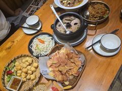 -老滇山寨•云南特色菜•地方菜•民族风情歌舞表演(金碧店)