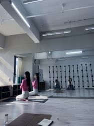 -OM瑜伽教练培训学院