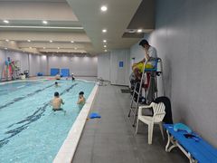 -蓝海豚游泳俱乐部(南京西路店)